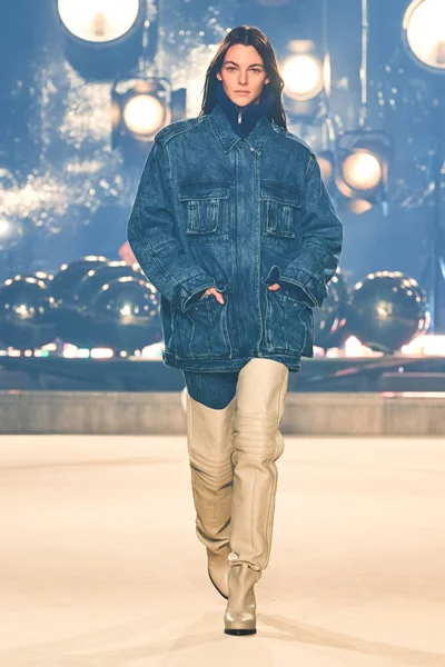 Look 15